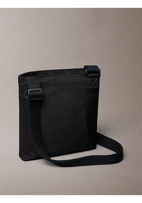 Borsa piatta in nylon con logo monogramma CALVIN KLEIN | LV04D3178GUB1